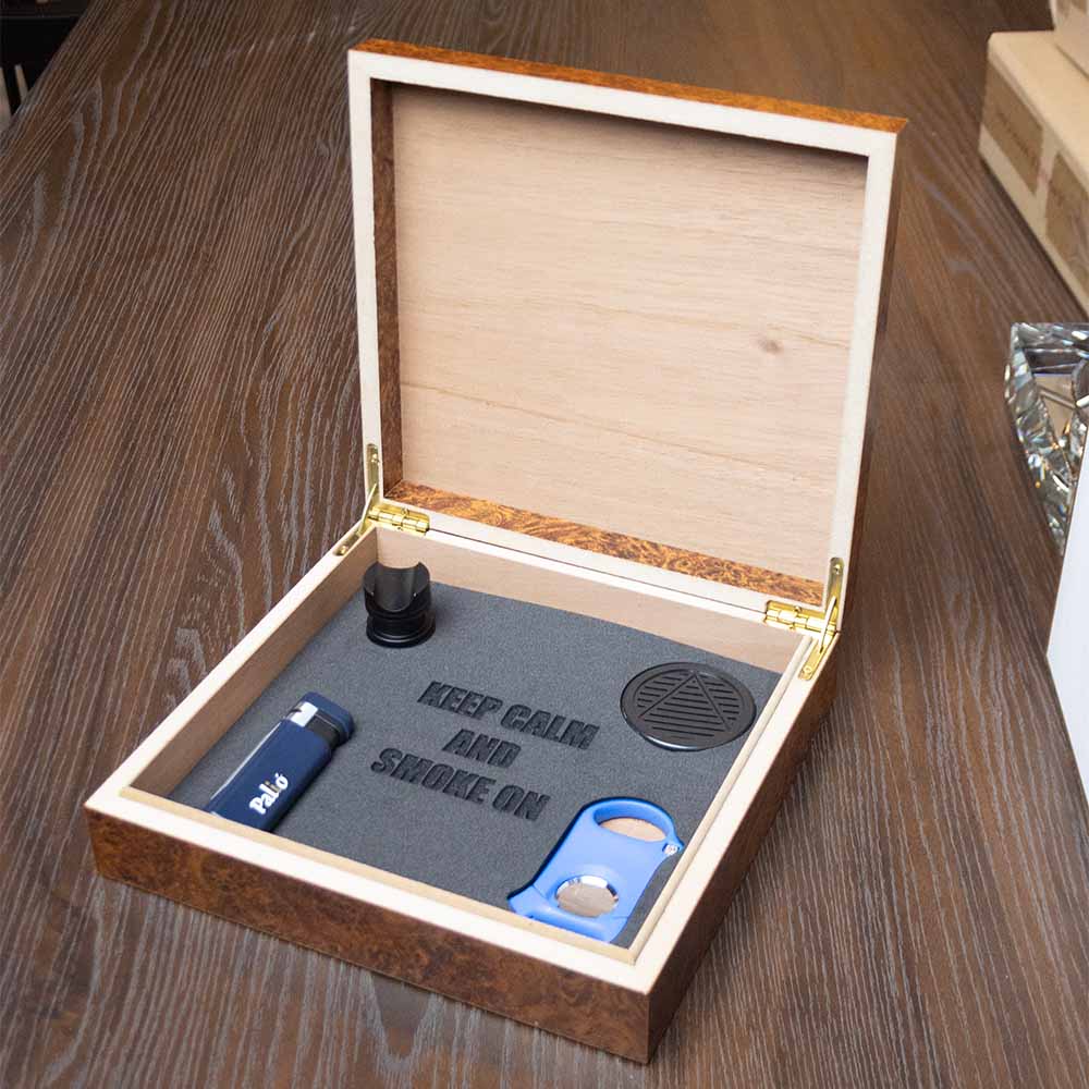 FUME KEEP CALM AND SMOKE ON HS GIFT SET - HUMIDOR WITH BLUE LIGHTER, CUTTER, METAL CIGAR HOLDER WITH HUMIDIFIER (GS-163)